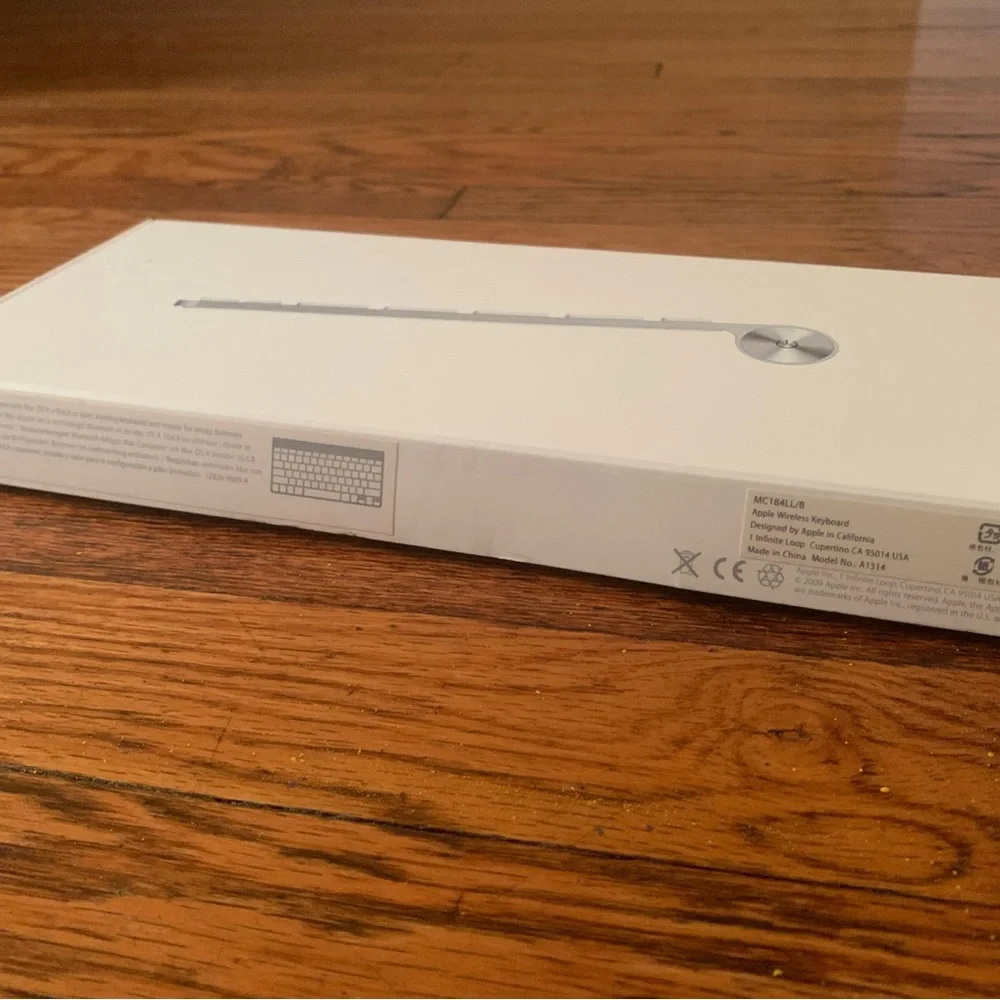 Apple Wireless Keyboard - Picture 3 of 5